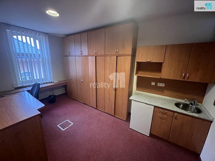 Pronájem kanceláře 31 m² - foto 3