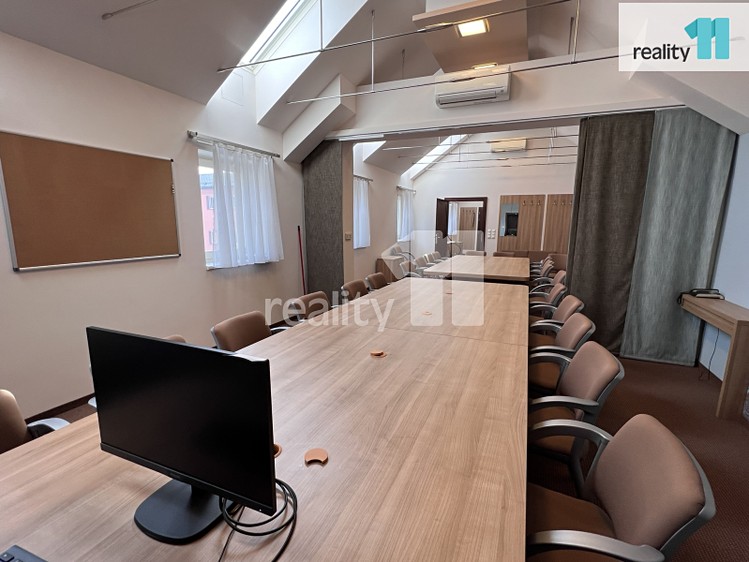 Pronájem kanceláře 81 m² - foto 2