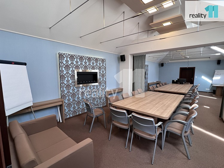 Pronájem kanceláře 81 m² - foto 4