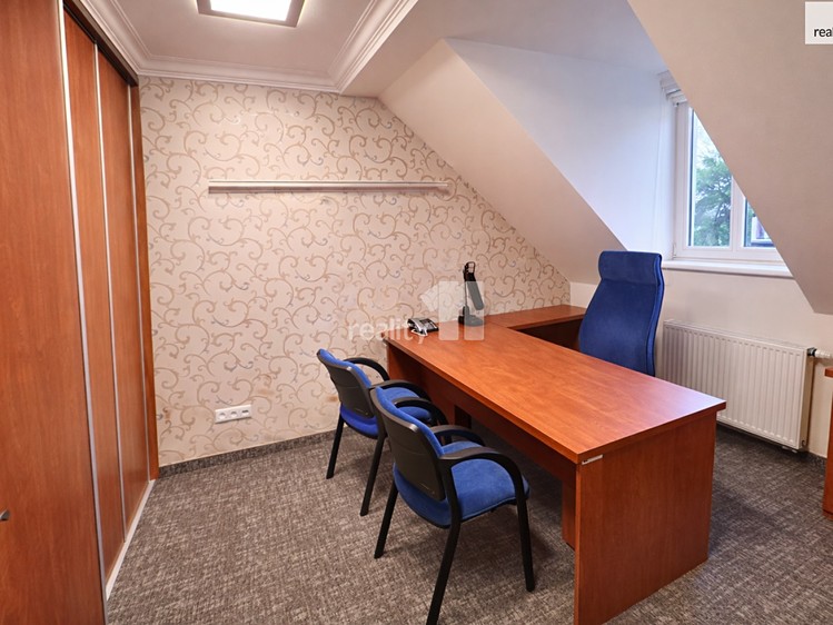 Pronájem kanceláře 75 m² - foto 2