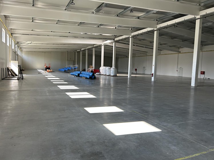 Pronájem výrobní haly, prostoru 3 000 m² - foto 6