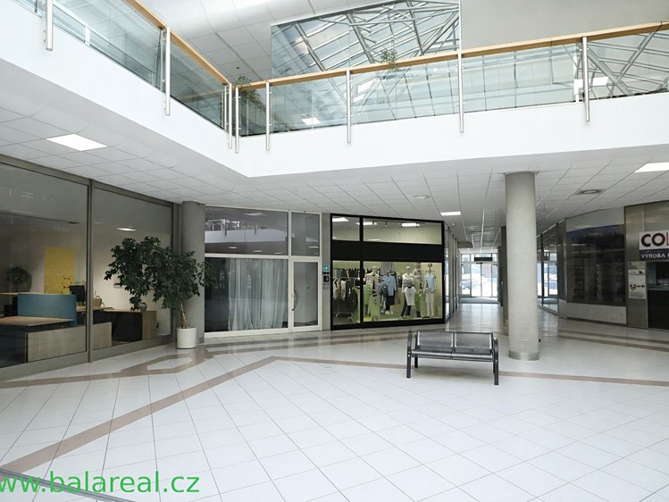 Pronájem obchodního prostoru 35 m² - foto 8