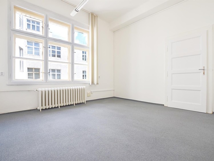 Pronájem kanceláře 14 m² - foto 1