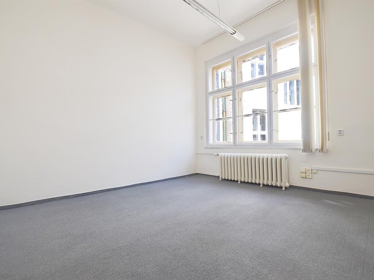 Pronájem kanceláře 14 m² - foto 2