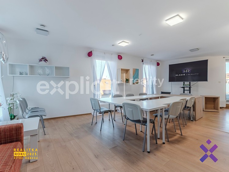 Pronájem obchodního prostoru 107 m² - foto 2