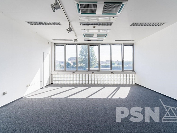 Pronájem kanceláře 50 m² - foto 1