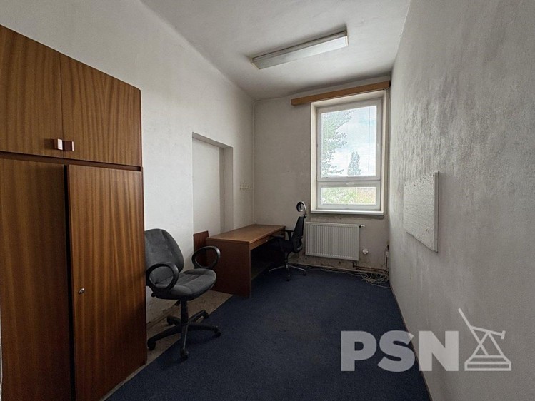 Pronájem kanceláře 111 m² - foto 4