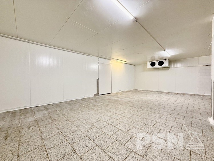 Pronájem výrobní haly, prostoru 949 m² - foto 1