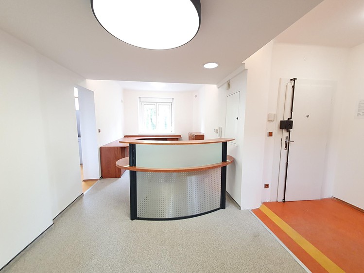 Pronájem kanceláře 200 m² - foto 7