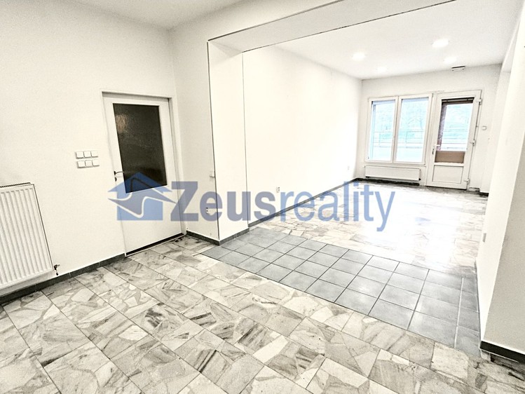 Pronájem kanceláře 75 m² - foto 1