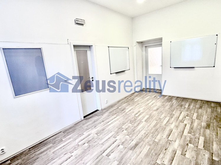Pronájem kanceláře 75 m² - foto 5