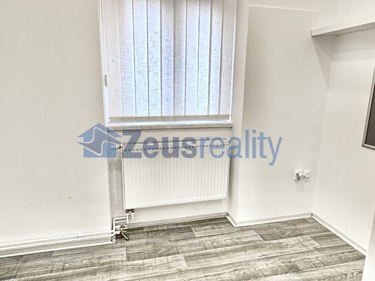 Pronájem kanceláře 75 m² - foto 6