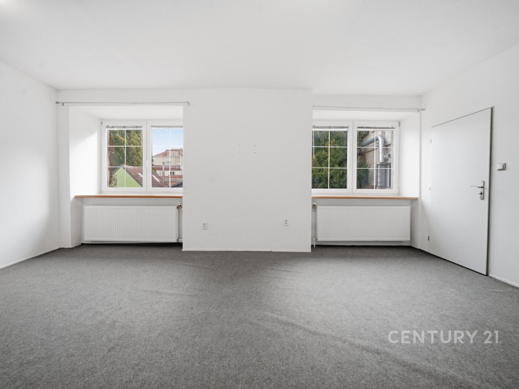 Pronájem kanceláře 77 m² - foto 3