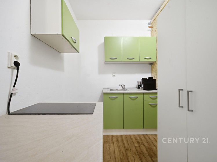 Pronájem kanceláře 77 m² - foto 8