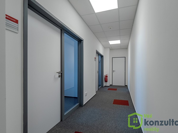 Pronájem kanceláře 25 m² - foto 5