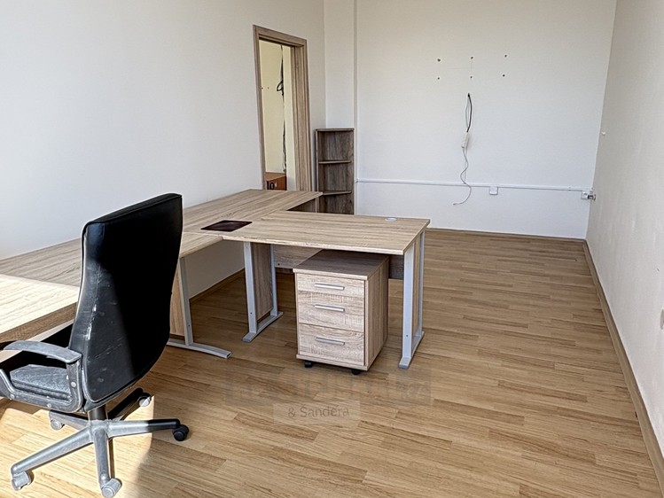 Pronájem kanceláře 55 m² - foto 4