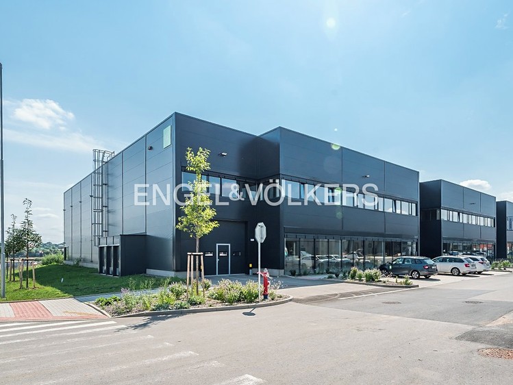 Pronájem skladového prostoru 1 095 m² - foto 1