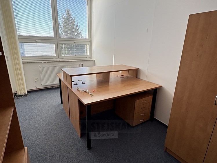 Pronájem kanceláře 35 m² - foto 4