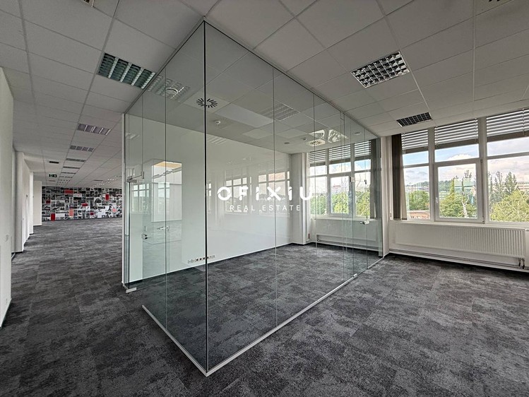 Pronájem kanceláře 420 m² - foto 1