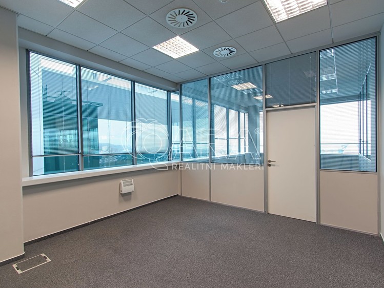 Pronájem kanceláře 500 m² - foto 4