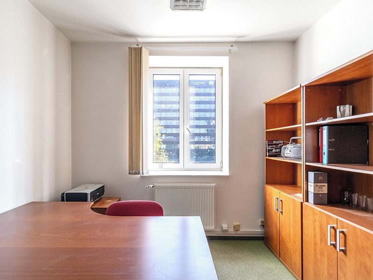 Pronájem kanceláře 124 m² - foto 2