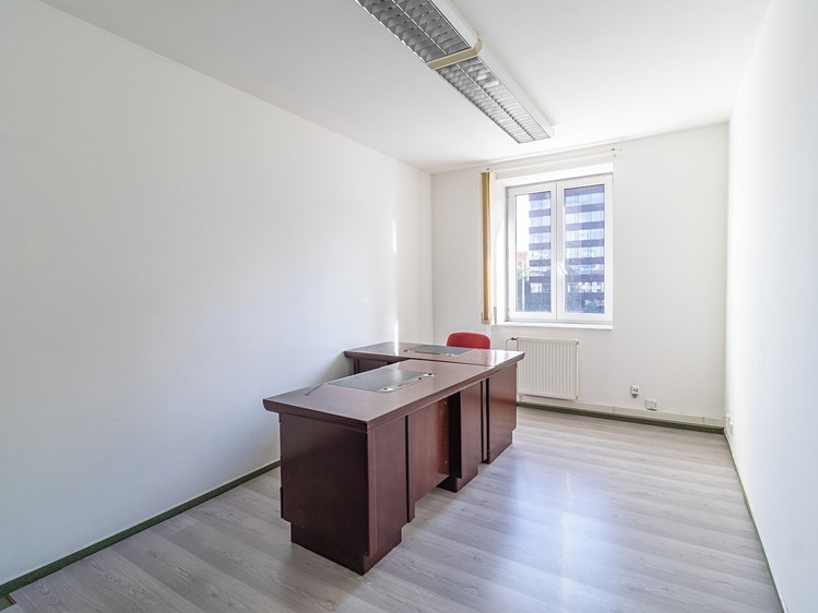 Pronájem kanceláře 124 m² - foto 4