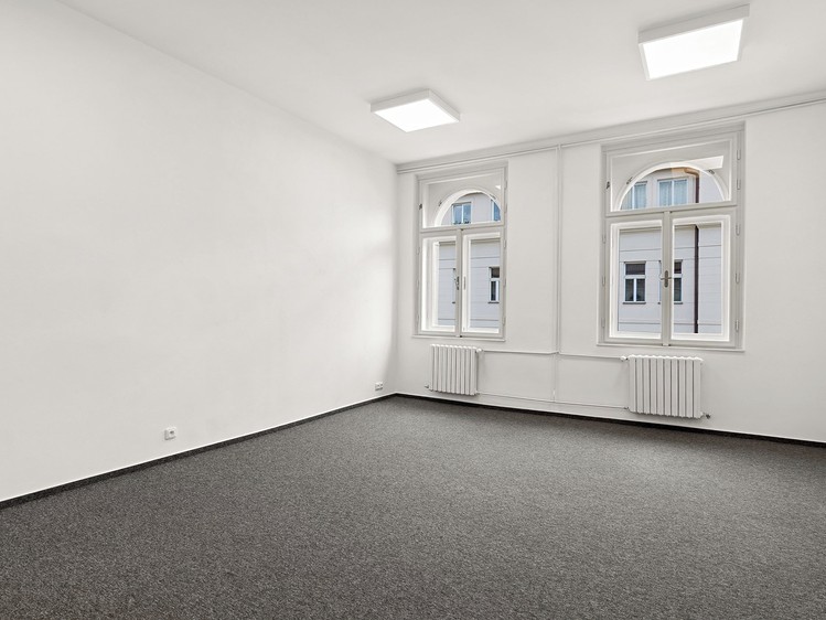 Pronájem kanceláře 49 m² - foto 3