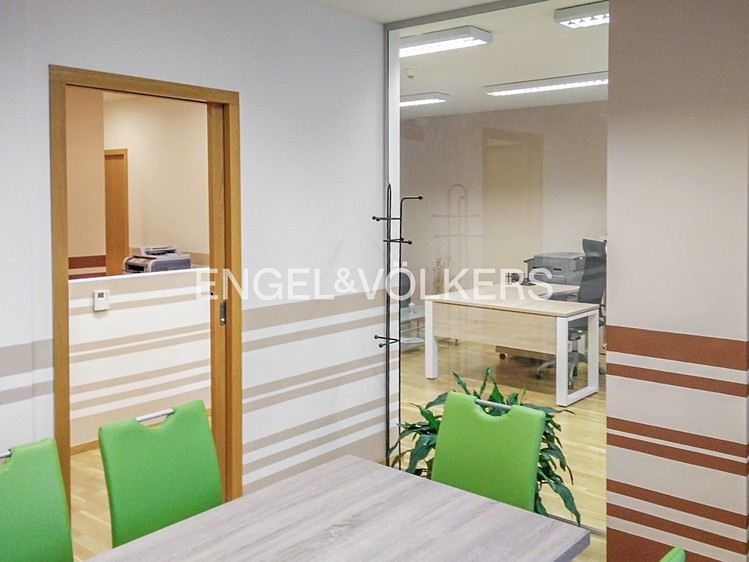 Pronájem kanceláře 68 m² - foto 6