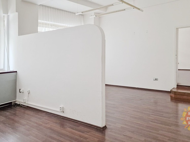 Pronájem kanceláře 64 m² - foto 1