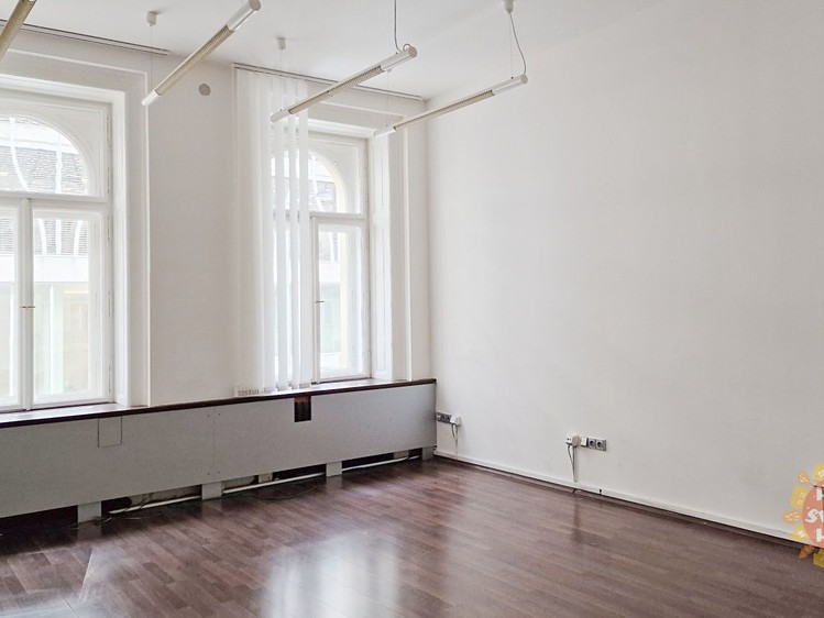 Pronájem kanceláře 64 m² - foto 3