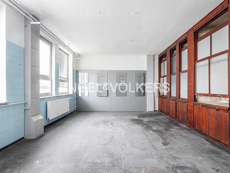 Pronájem komerční nemovitosti 3 100 m² - foto 3