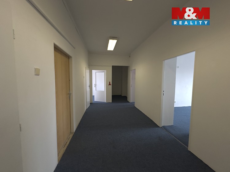 Pronájem kanceláře 120 m² - foto 2