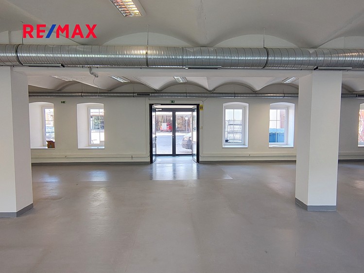 Pronájem obchodního prostoru 239 m² - foto 4