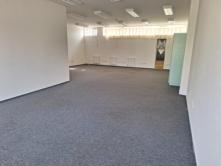 Pronájem kanceláře 73 m² - foto 2