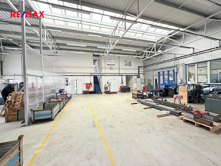Pronájem výrobní haly, prostoru 610 m² - foto 2