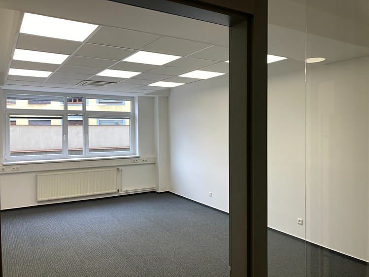 Pronájem kanceláře 22 m² - foto 4