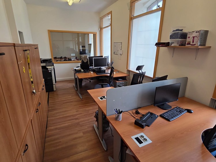 Pronájem kanceláře 80 m² - foto 2