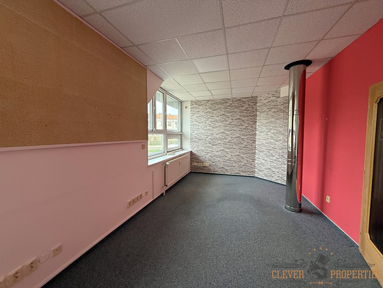 Pronájem kanceláře 33 m² - foto 4