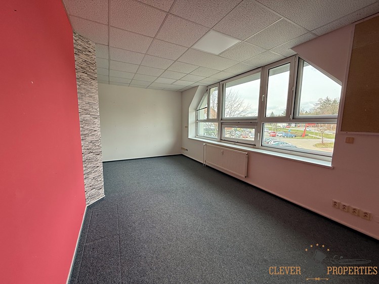 Pronájem kanceláře 33 m² - foto 1