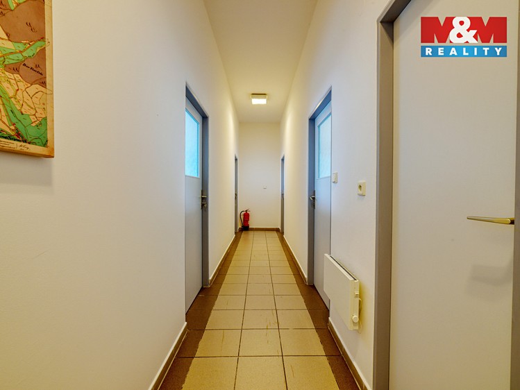 Pronájem kanceláře 77 m² - foto 1