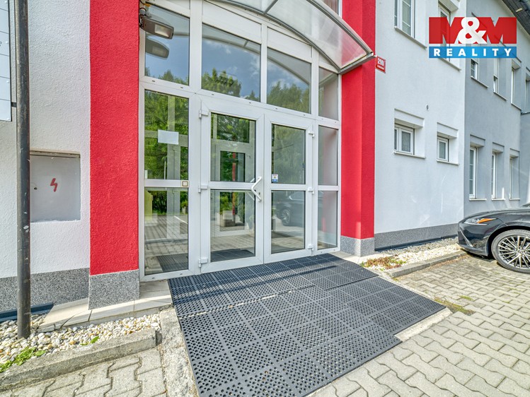 Pronájem kanceláře 77 m² - foto 2