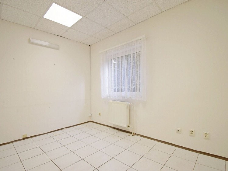 Pronájem kanceláře 44 m² - foto 3
