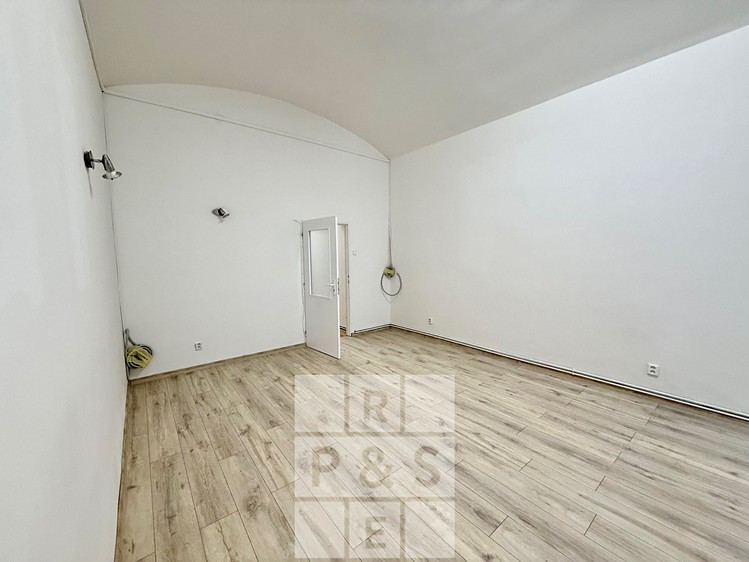 Pronájem kanceláře 82 m² - foto 3