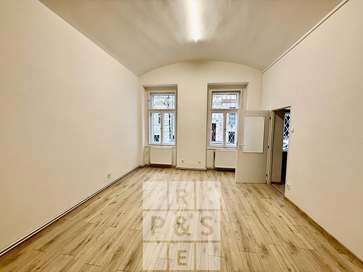 Pronájem kanceláře 82 m² - foto 2
