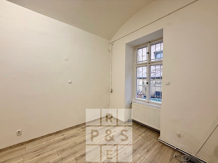 Pronájem kanceláře 82 m² - foto 5