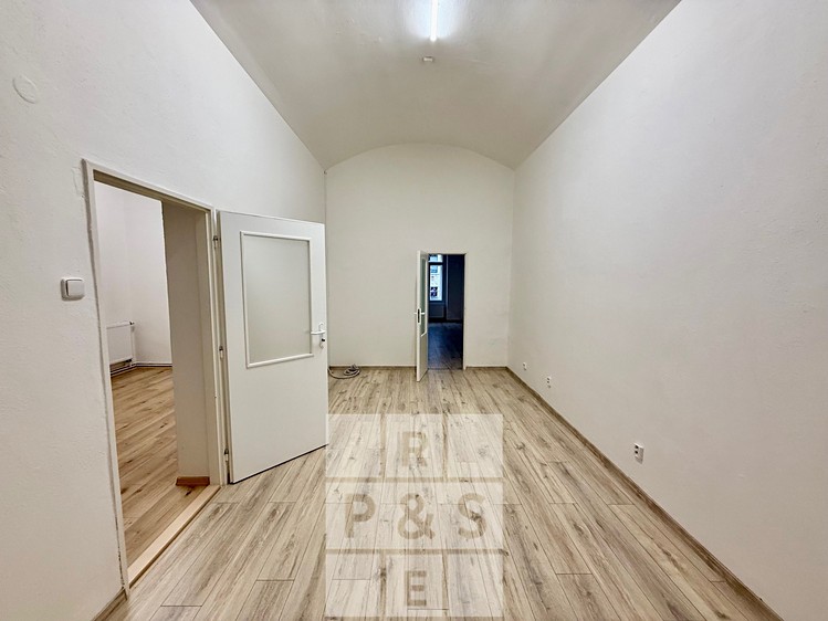 Pronájem kanceláře 82 m² - foto 6