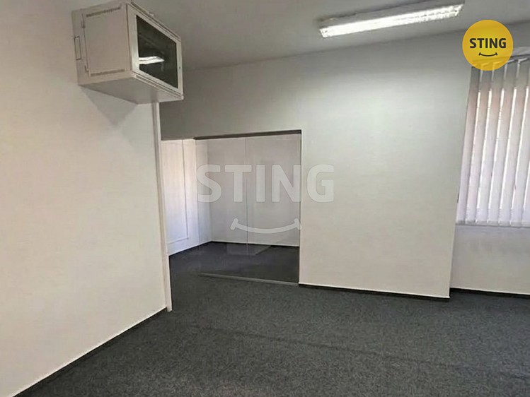 Pronájem kanceláře 180 m² - foto 3
