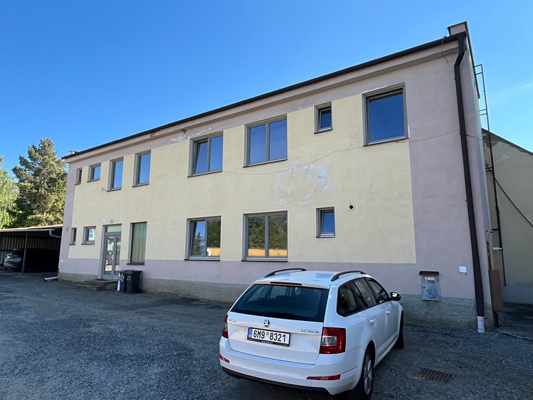 Pronájem kanceláře 156 m² - foto 1