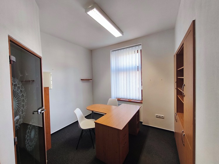 Pronájem kanceláře 11 m² - foto 3