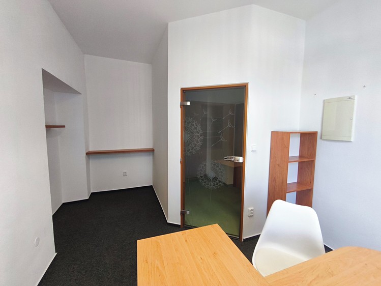 Pronájem kanceláře 11 m² - foto 5